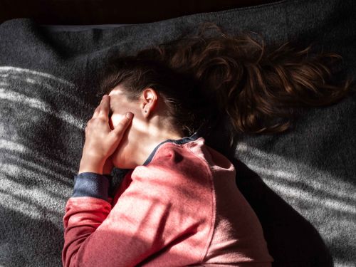 Emocionalna iscrpljenost u majčinstvu – kada ljubav počne umarati